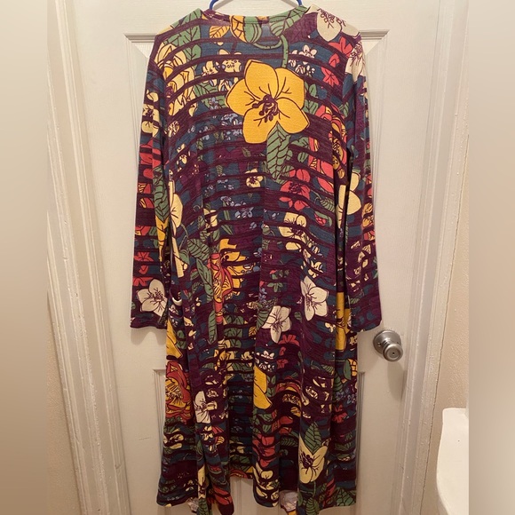 LulaRoe Sarah Cardigan - Picture 1 of 4